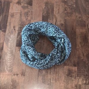 JCREW BLACK AND WHITE KNIT INFINITY SCARF